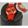 Montre rouge personnalisée avec gravure texte